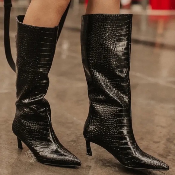 Steve Madden Shoes - - Steve Madden lavan dark brown croc boots size 9.5